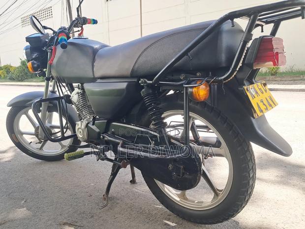 Honda CB 2024 Blue - thumbnail 3