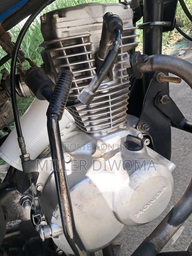 Honda CB 2024 Blue - thumbnail 10