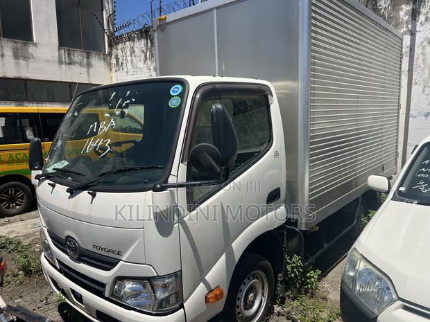 Toyota Dyna Open Body - thumbnail 5