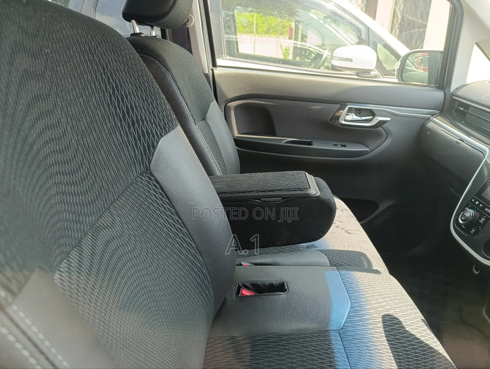Daihatsu Move 2019 Silver
