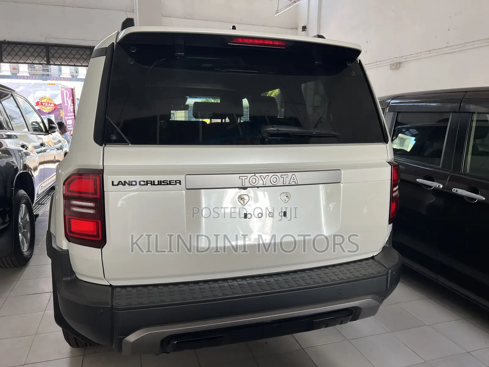 Toyota Land Cruiser Prado 2024 White