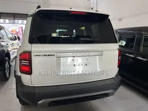 Toyota Land Cruiser Prado 2024 White