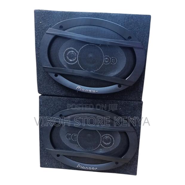 Pioneer Midrange Speakers With Speaker Cabinet