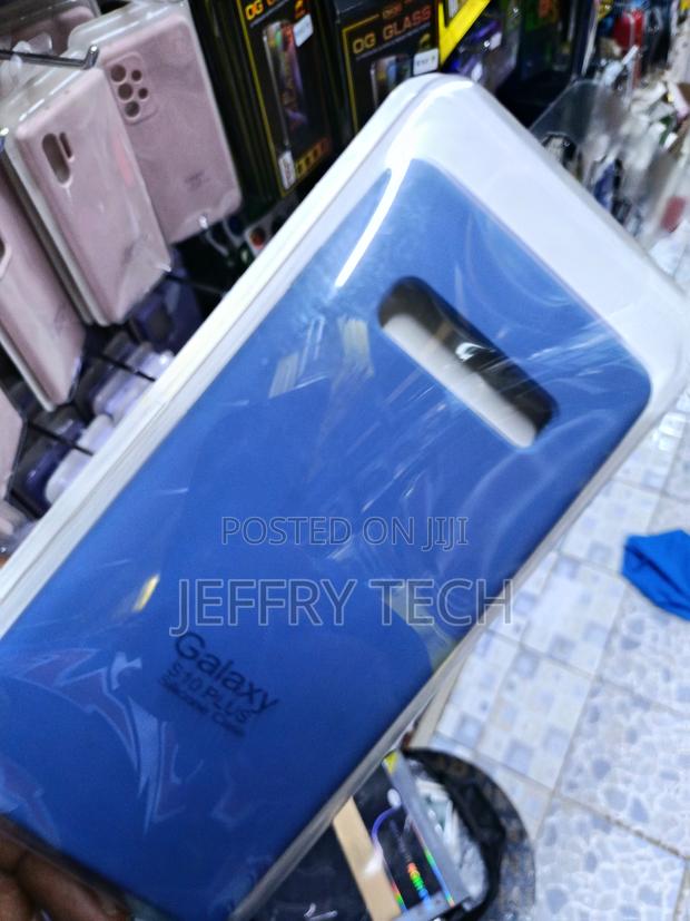 Esegon Samsung Galaxy S10 Plus Liquid Silicone Case With Cloth Lining - thumbnail 2