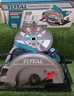 Total 9" Electric Circular Saw 2200watts