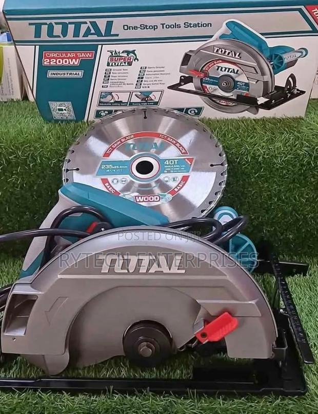 Total 9" Electric Circular Saw 2200watts