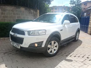 Chevrolet Captiva 2012 White