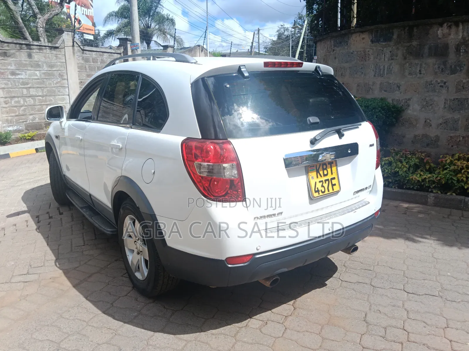 Chevrolet Captiva 2012 White