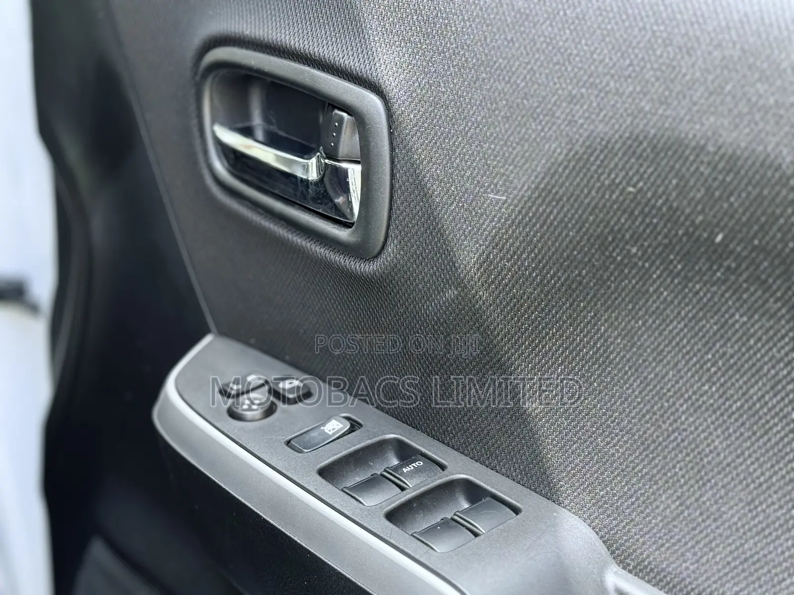 Suzuki Solio 2019 White