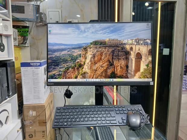 Desktop Computer Lenovo 16GB Intel Core i5 SSD 256GB