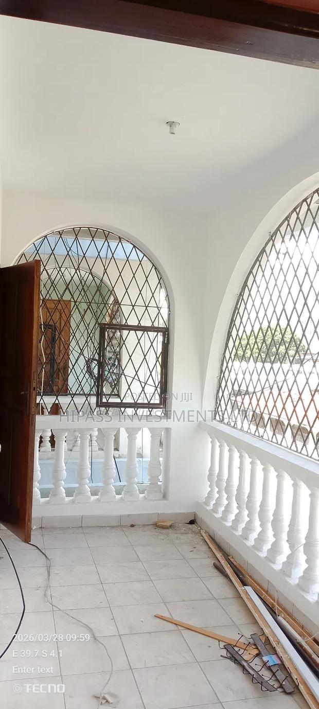 3bdrm Block of Flats in Kizingo for rent