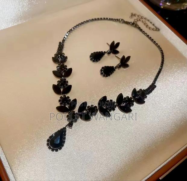 Beautiful Jewellery Set - thumbnail 2