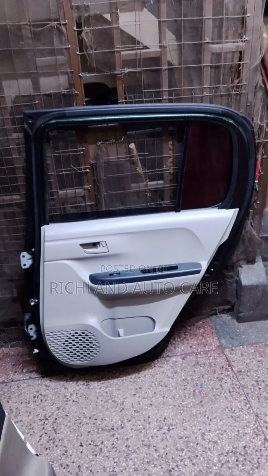 Rear Door Passo Moda Rear Right M700