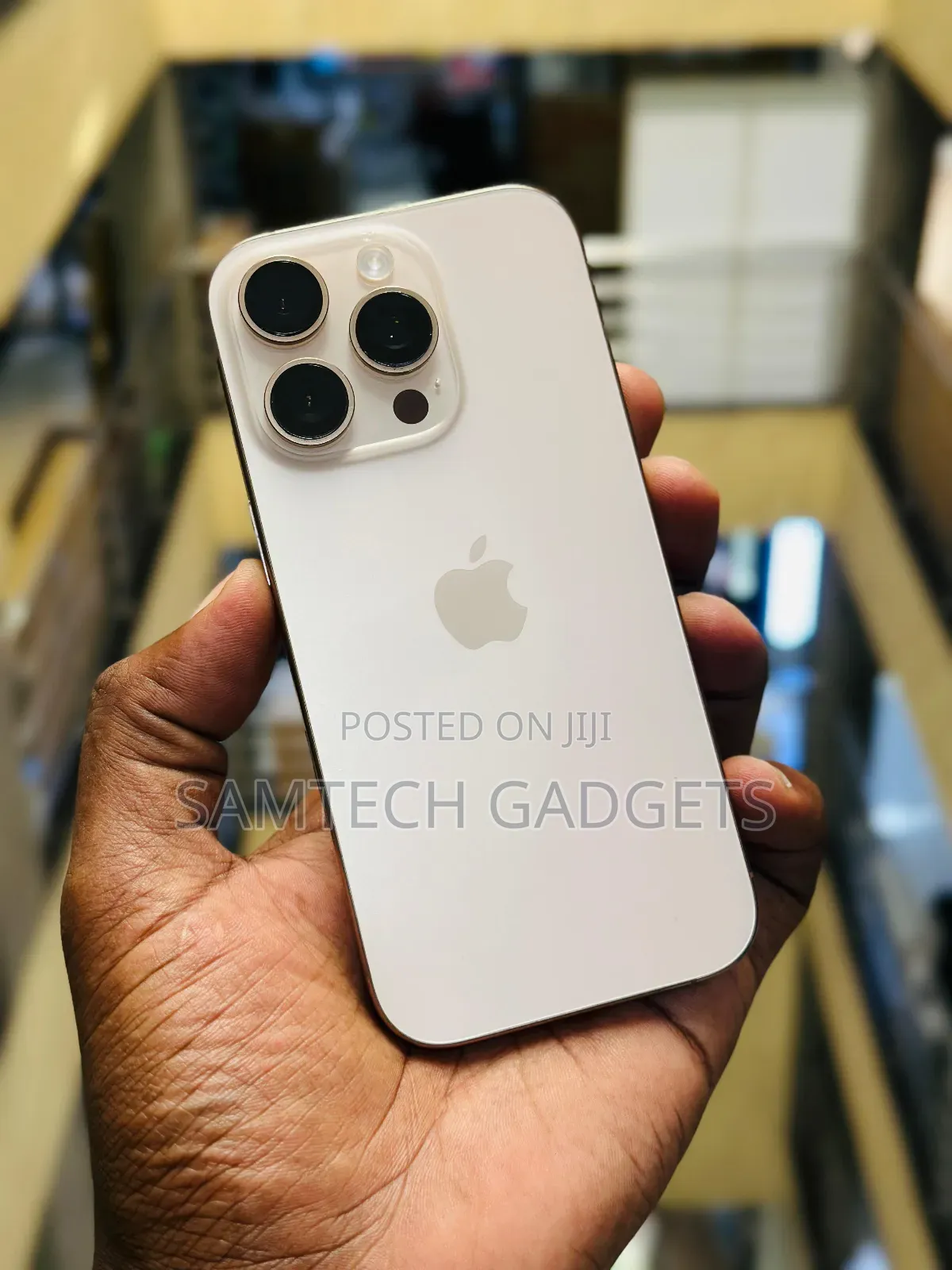 Apple iPhone 16 Pro 256 GB Gold