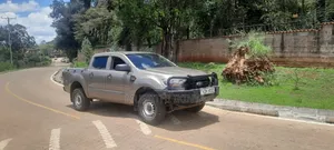 Ford Everest 2021 Gold