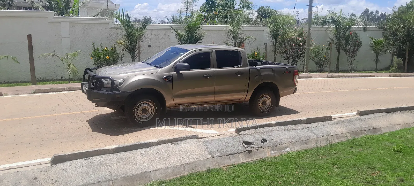 Ford Everest 2021 Gold