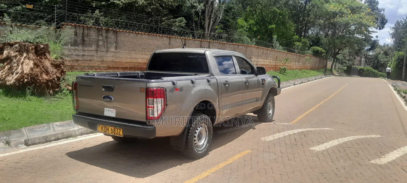 Ford Everest 2021 Gold