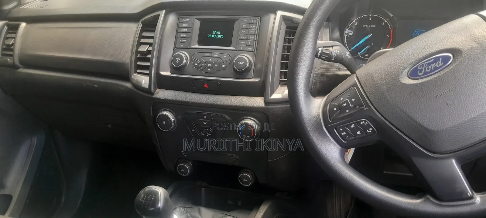Ford Everest 2021 Gold