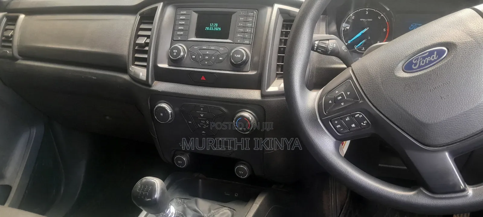 Ford Everest 2021 Gold