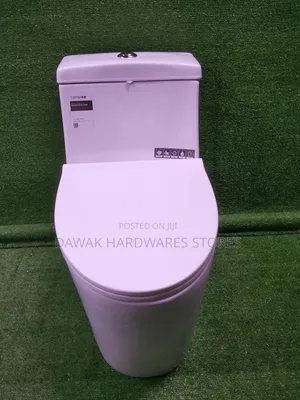 Modern White Ceramic Close Coupled Toilet