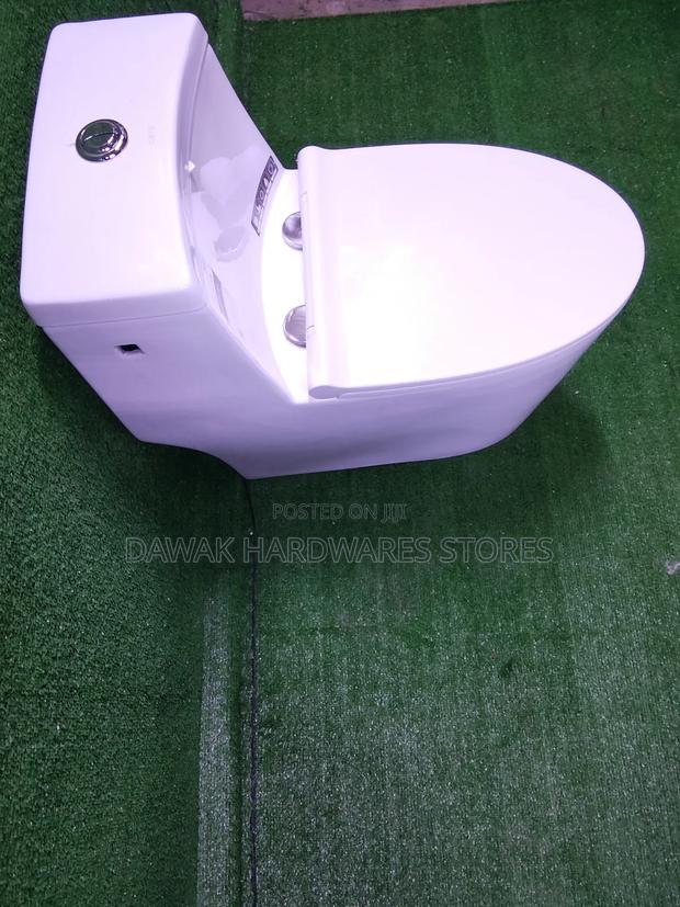 Modern White Ceramic Close Coupled Toilet - thumbnail 2