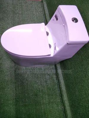 Modern White Ceramic Close Coupled Toilet