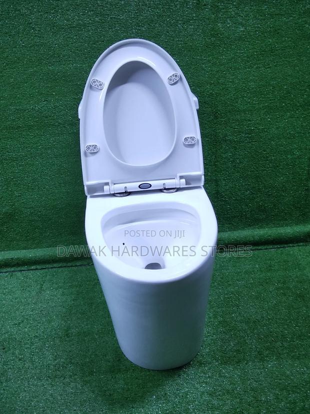 Modern White Ceramic Close Coupled Toilet - thumbnail 6