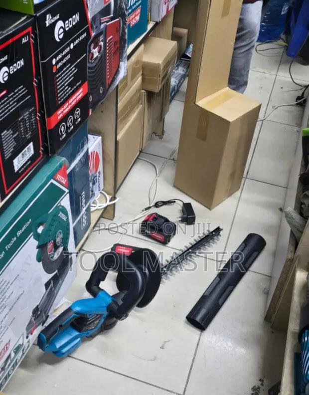 Cordless Hedge Trimmer / Rechargeble Hedge Trimming Machine - thumbnail 2