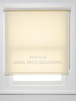 Sunscreen Roller Blinds for Stylish Light Control in Homes Offices