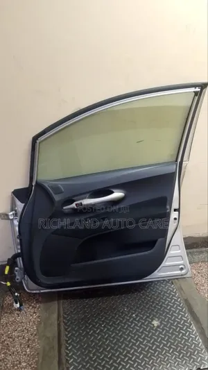 Front Door Toyota Auris Nze151