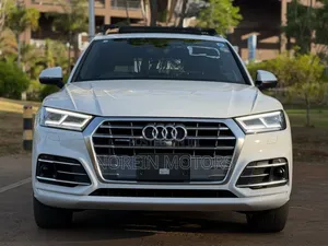 Audi Q5 45 Premium AWD quattro 2020 Off white