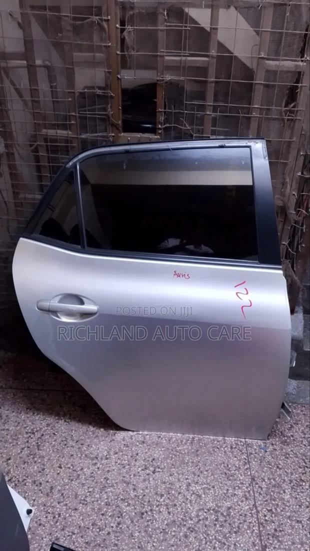 Rear Door Toyota Auris Nze151