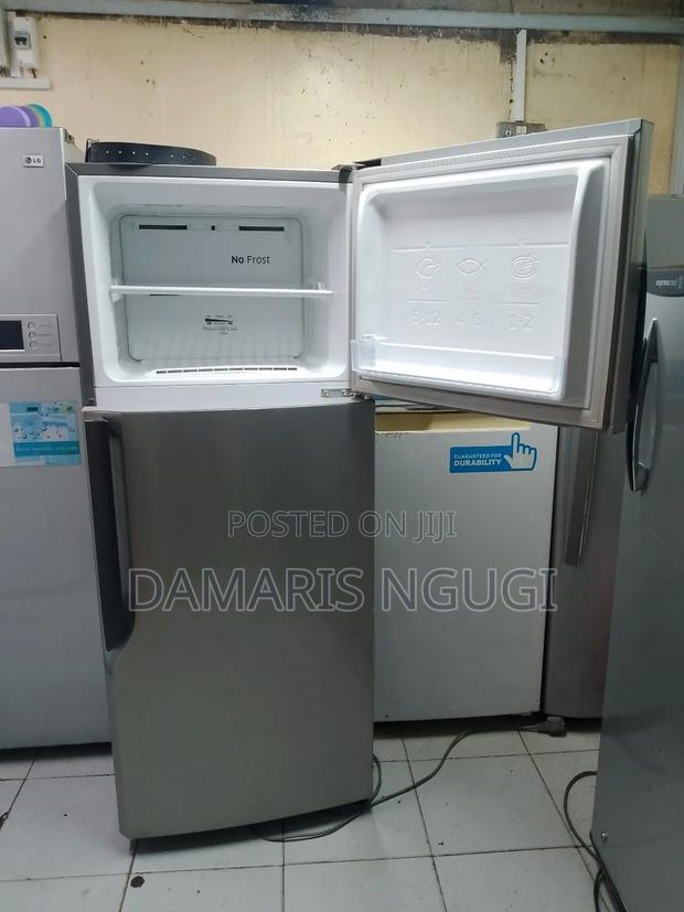 Top Freezer Samsung Refrigerator - thumbnail 2