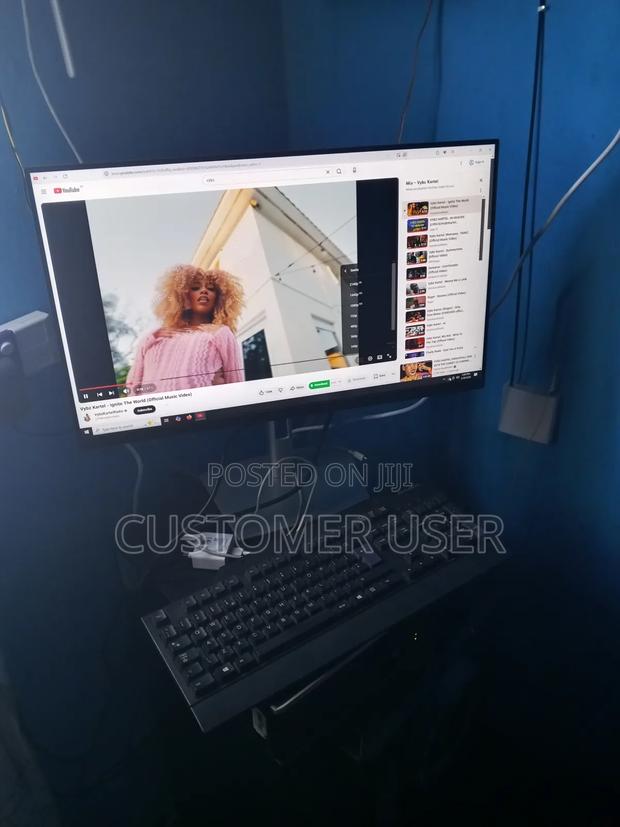 Monitor 24 "Inches