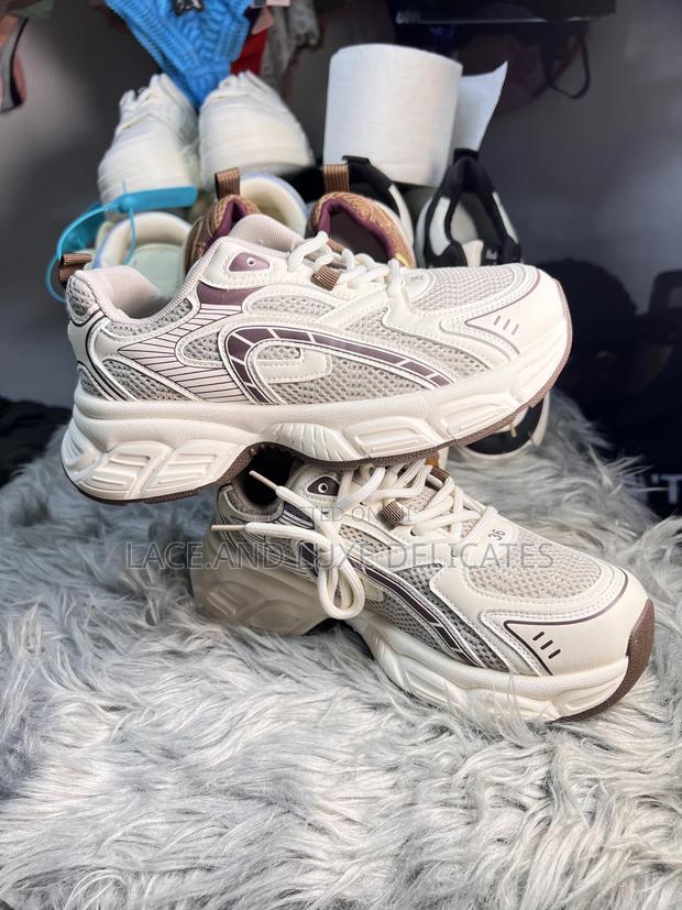 Ladies Sport Shoes