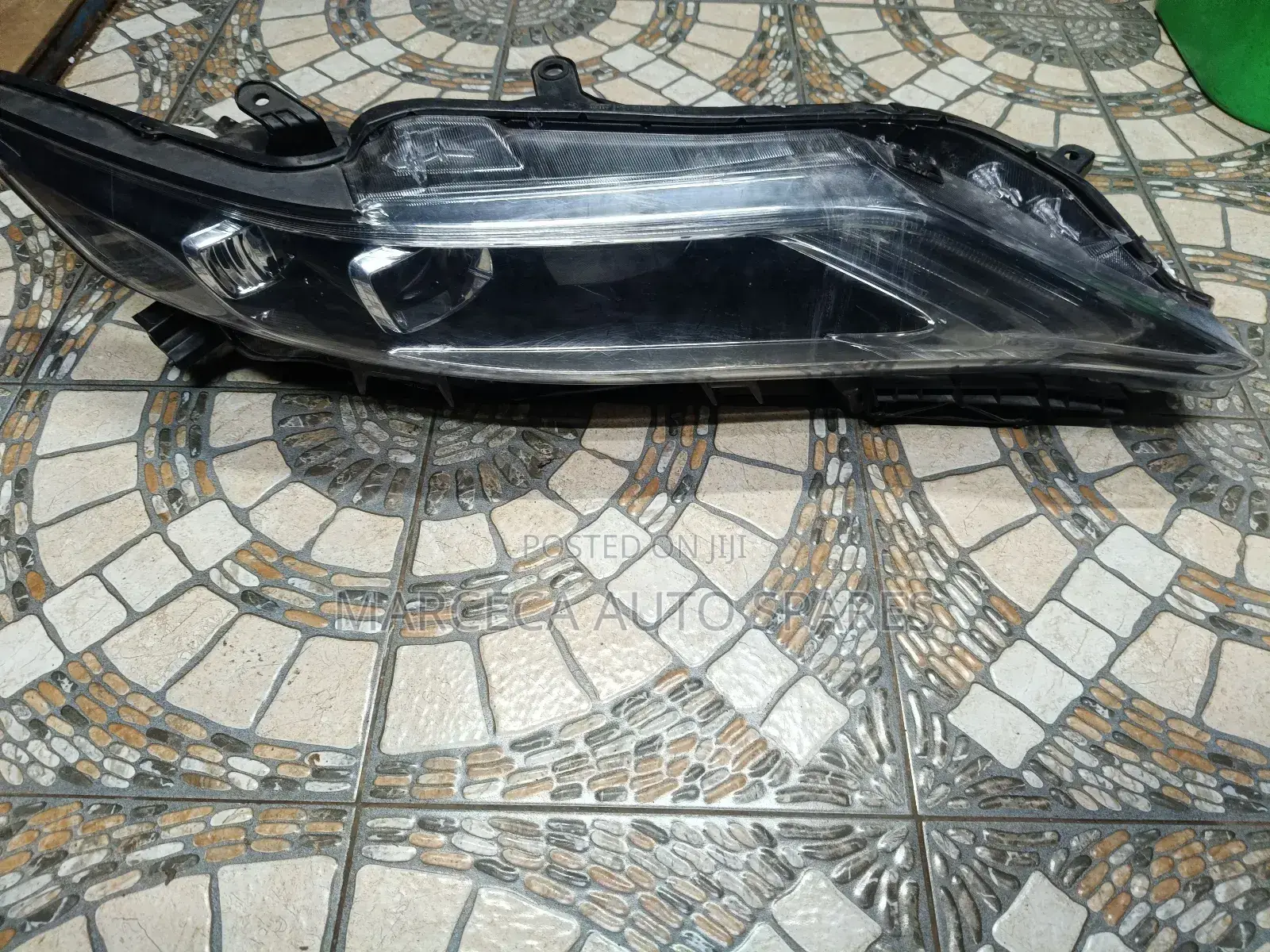 Headlight Harrier 2015 Koito 48-147
