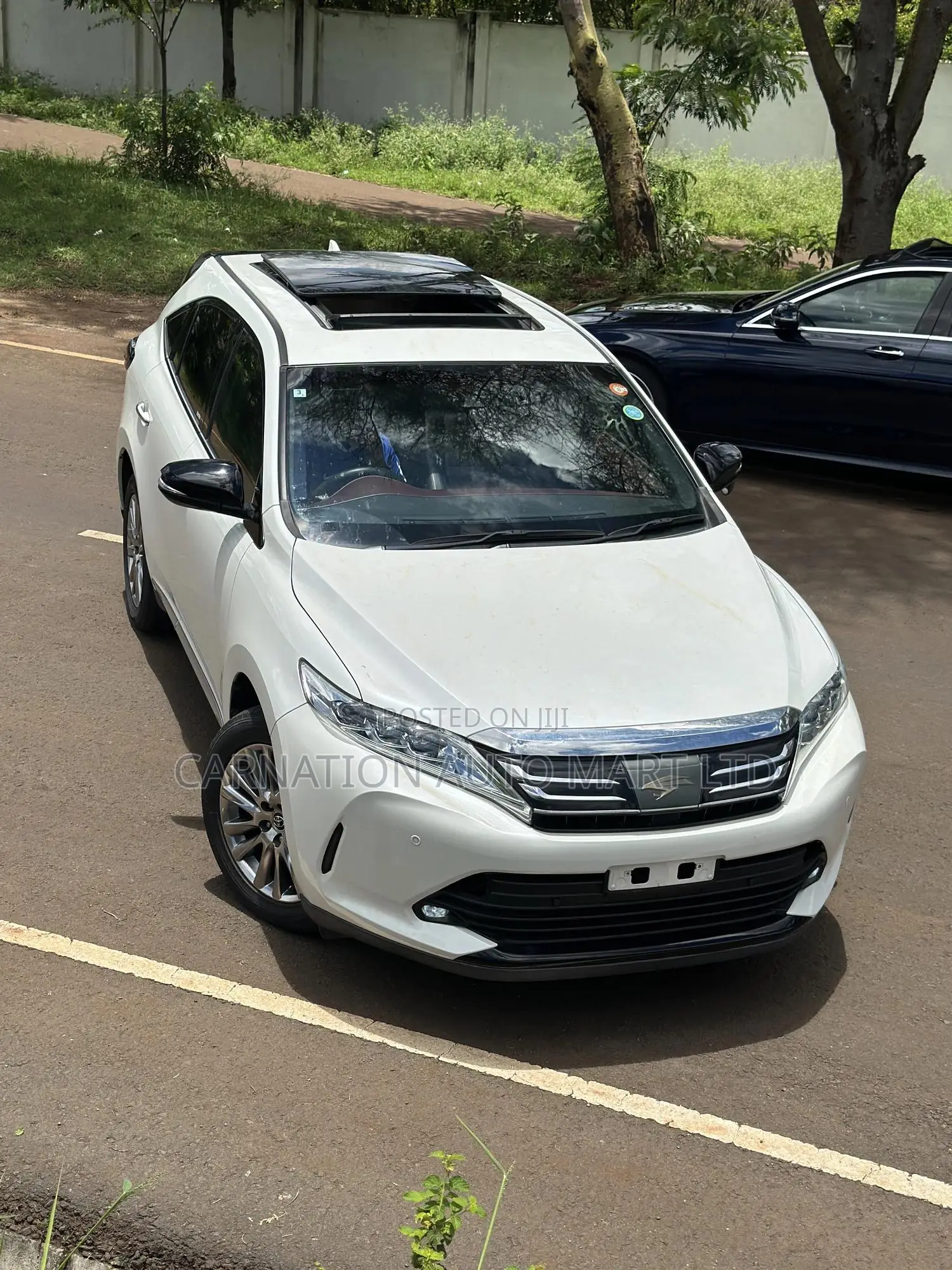 Toyota Harrier 2.0 2018 White