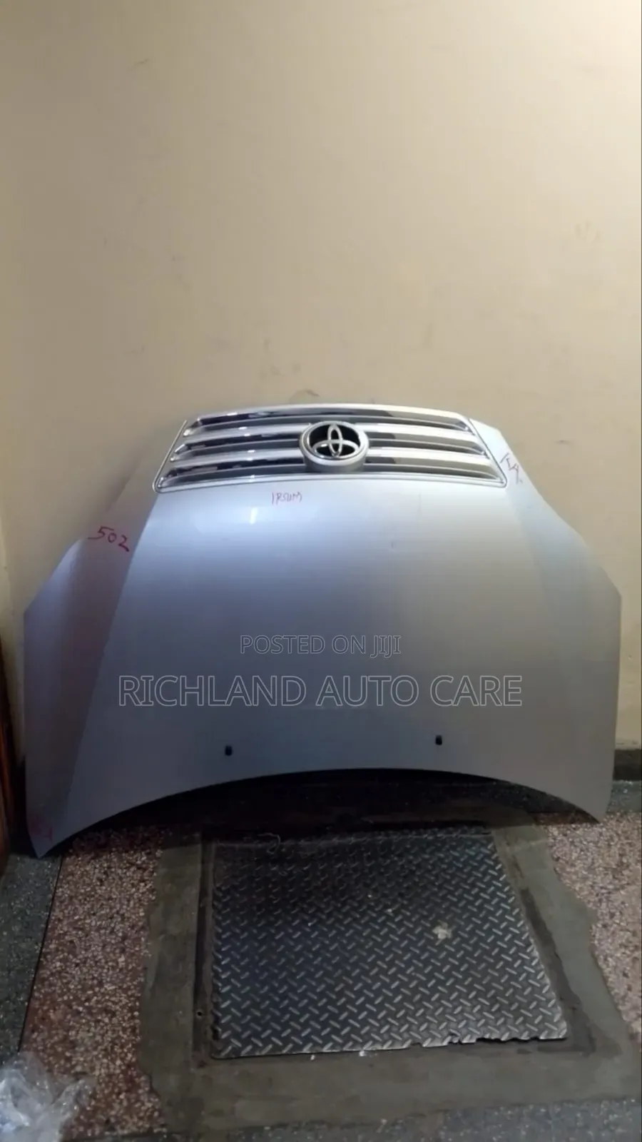 Bonnet Toyota Ipsum Acm21w