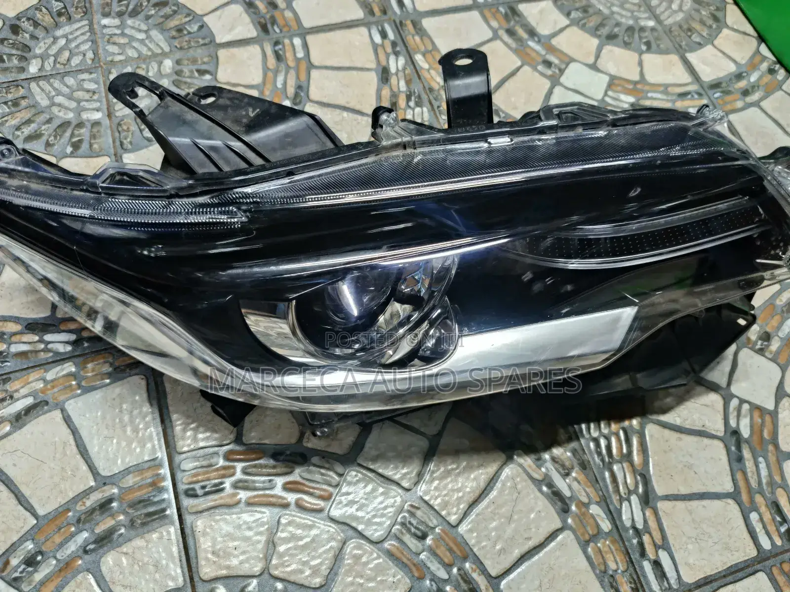 Headlight Premio/ Allion 270 Xenon