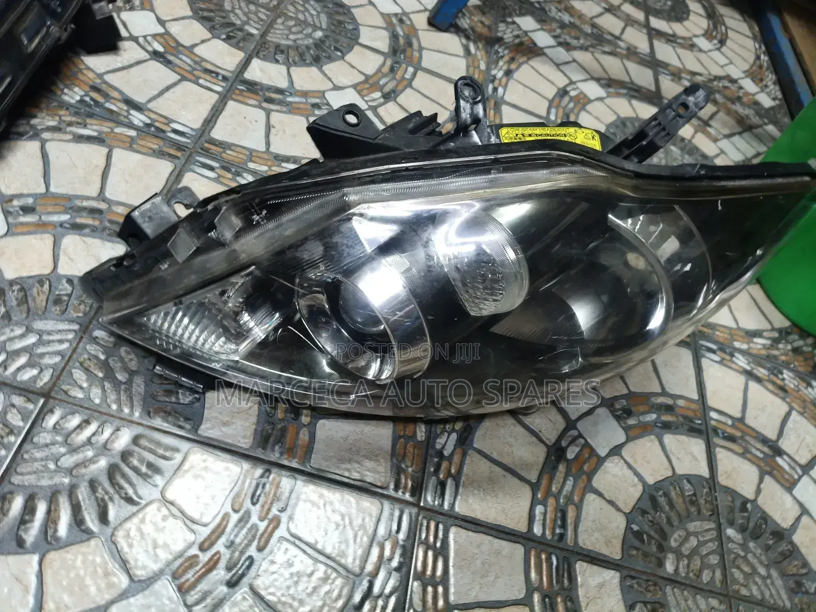 Headlight Toyota Auris 2011 Model Xenon