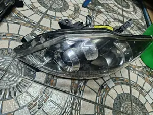 Headlight Toyota Auris 2011 Model Xenon