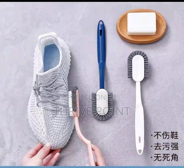 *Soft Bristles Shoe Brush Cleaner