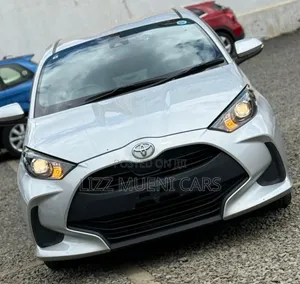 Toyota Yaris L Sedan 4dr 2019 White