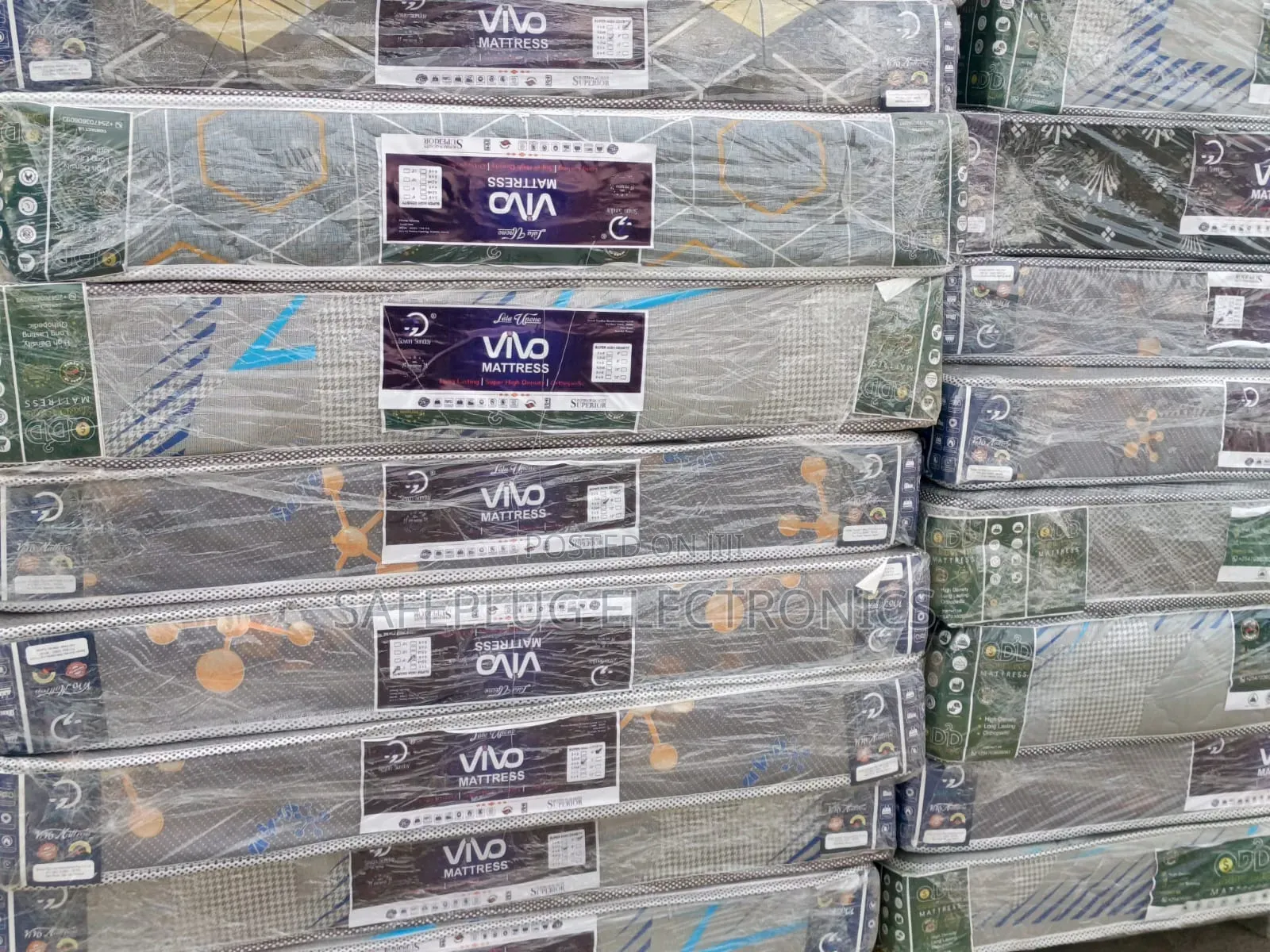Medium-Density Foam – 3×6×6 - Vivo Mattress