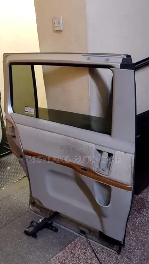 Rear Door Isis Zgm10