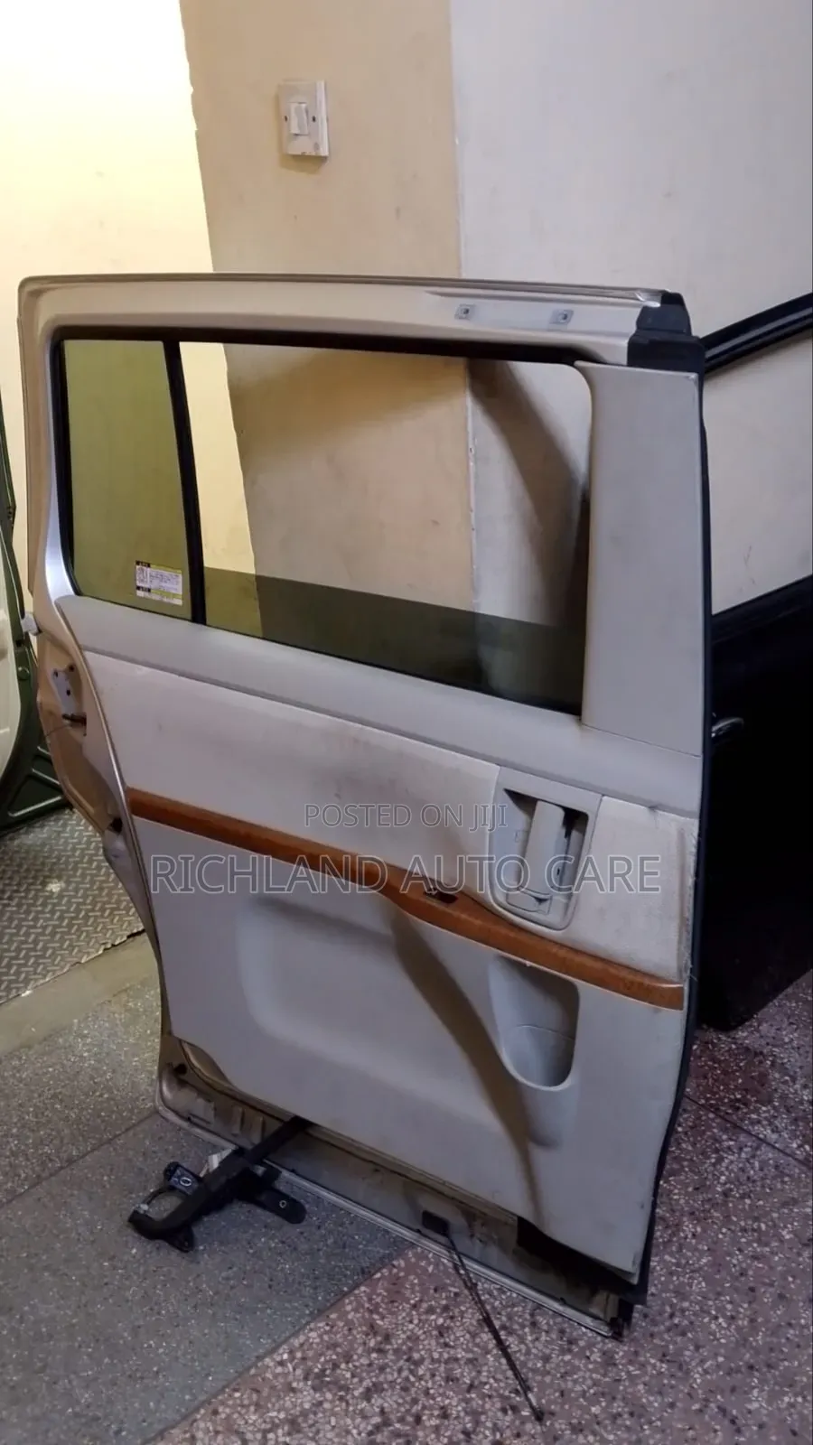 Rear Door Isis Zgm10