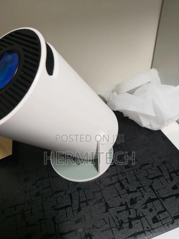 Bright and Vivid Images Hy 300 Projector Hdmi Usb Sd Slots Wifi Smart
