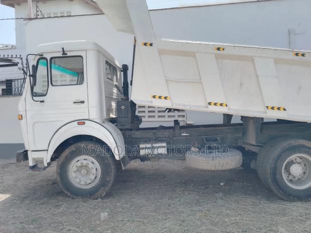 Tata Tipper Truck 2012 White - thumbnail 6