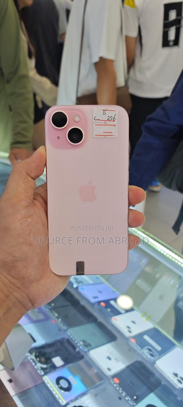 Apple iPhone 15 256 GB Pink - main view