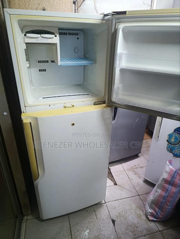 White Non Frost Fridge - thumbnail 2